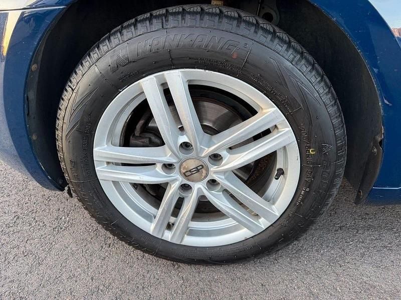 Begagnad Skoda Octavia Ambition 111 HK (81 kW) 2015 Blå Kombi