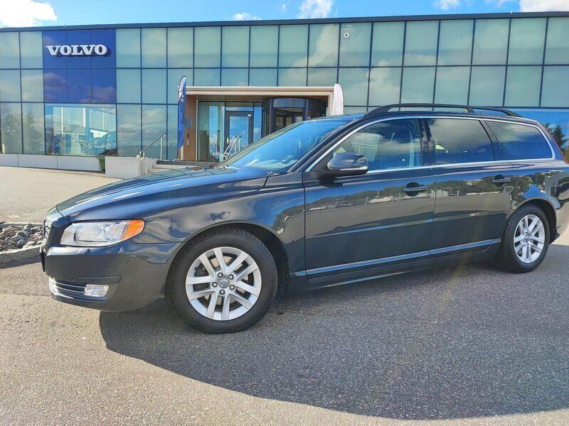 Grå Begagnad 2014 Volvo V70 Momentum Kombi | 119 000 kr (Lite dyr) - Bild 1/4