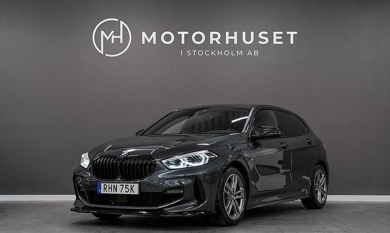 Begagnad BMW 118 Performance 140 HK (102 kW) 2020 Grå Halvkombi