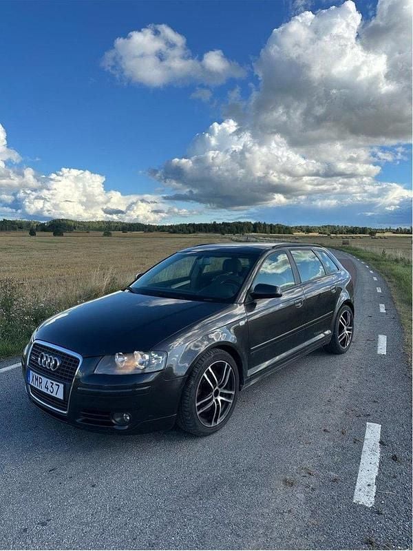Grå Begagnad 2006 Audi A3 Sportback Comfort Halvkombi | 49 000 kr (Bra pris) - Bild 1/4