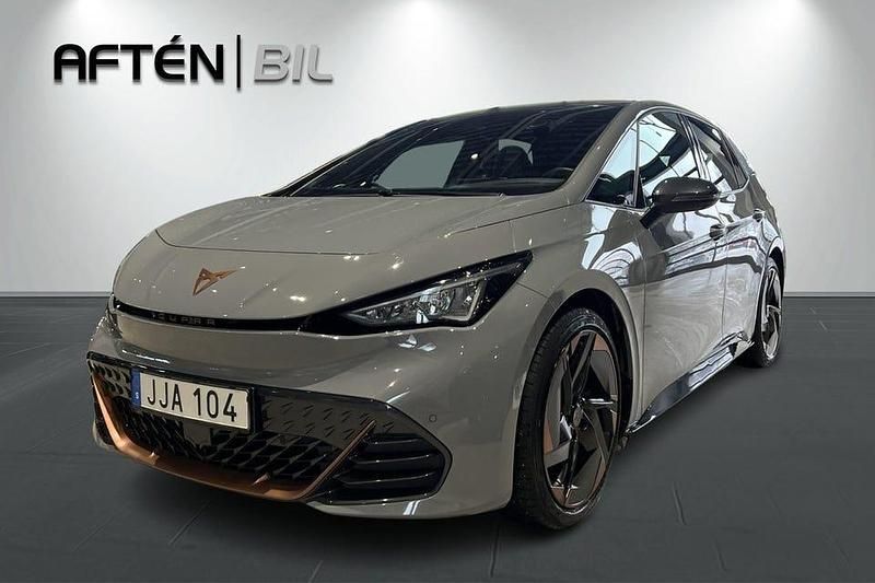 Ljusgrå Begagnad 2023 Cupra Born Halvkombi | 274 000 kr (Marknadspris) - Bild 1/3