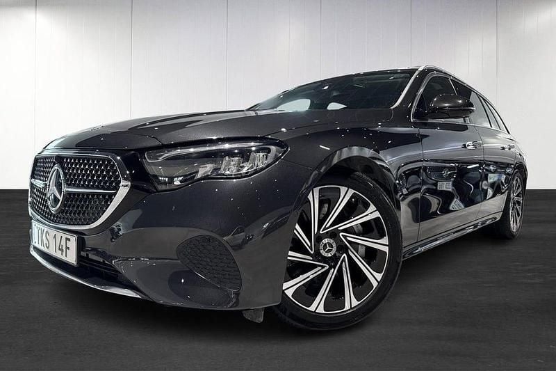 Grå Begagnad 2024 Mercedes E300 Avantgarde Kombi | 549 900 kr - Bild 1/4