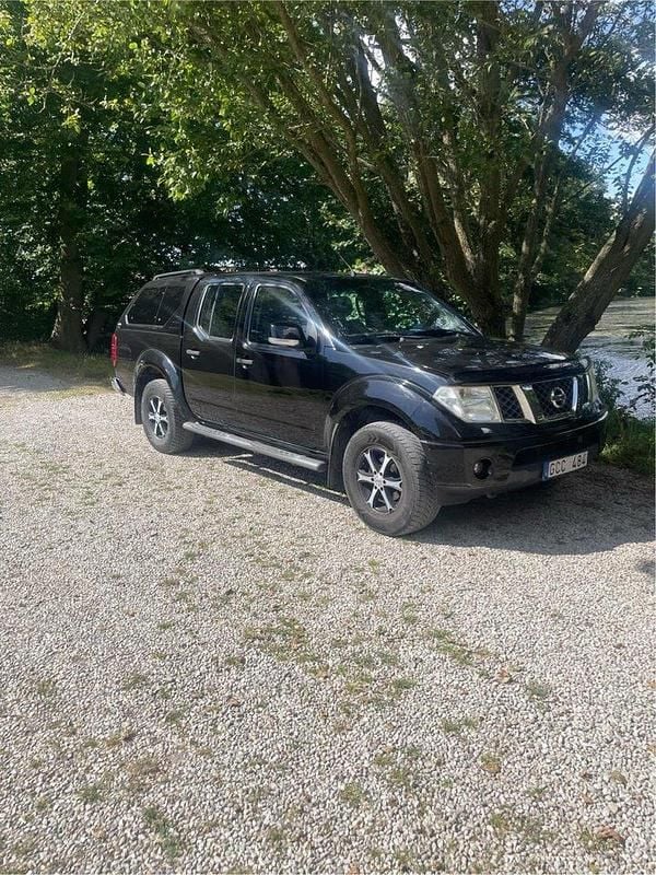 Svart Begagnad 2008 Nissan Navara Pickup | 65 000 kr (Bra pris) - Bild 1/1