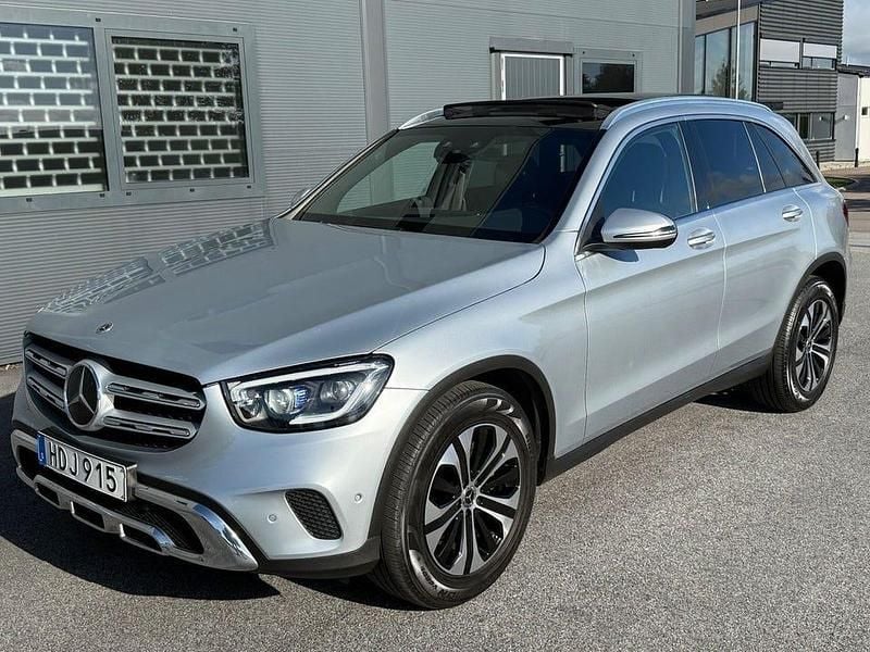 Silver Begagnad 2021 Mercedes GLC220 SUV | 354 800 kr (Bra pris) - Bild 1/4