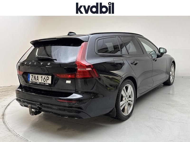 Begagnad Volvo V60 2023 Svart Kombi