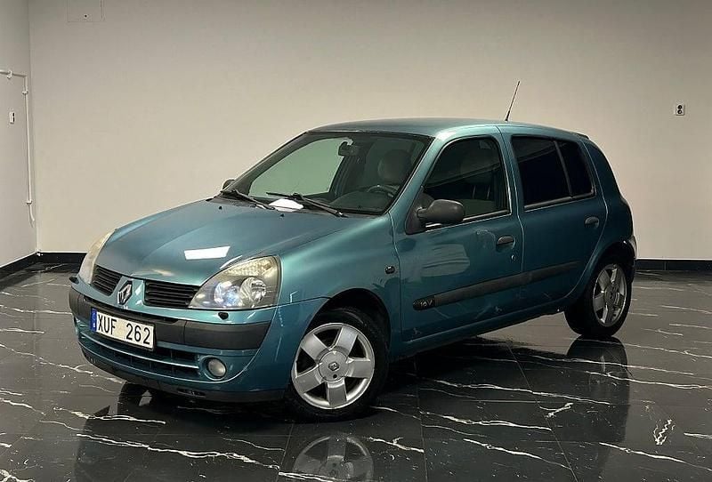 Blå Begagnad 2006 Renault Clio R.S. Authentique Halvkombi | 19 900 kr (Marknadspris) - Bild 1/4