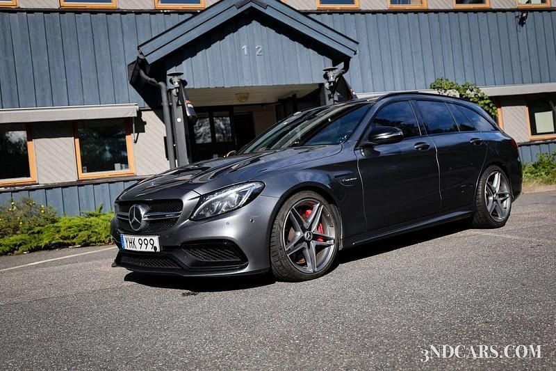 Grå Begagnad 2016 Mercedes C63S AMG AMG Kombi | 499 900 kr (Marknadspris) - Bild 1/4