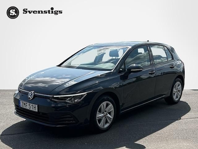Grå Begagnad 2022 VW Golf VIII Life Kombi | 238 900 kr (Bra pris) - Bild 1/4