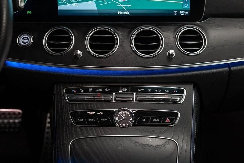 Begagnad Mercedes E300 AMG line 306 HK (225 kW) 2020 Svart Sedan