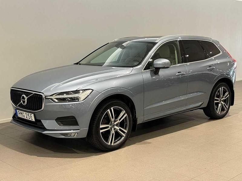 Ljusblå Begagnad 2019 Volvo XC60 Momentum SUV | 289 500 kr (Bra pris) - Bild 1/3