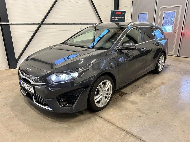 Grå Begagnad 2022 Kia Ceed Sportswagon Advance Kombi | 229 700 kr (Bra pris) - Bild 1/4