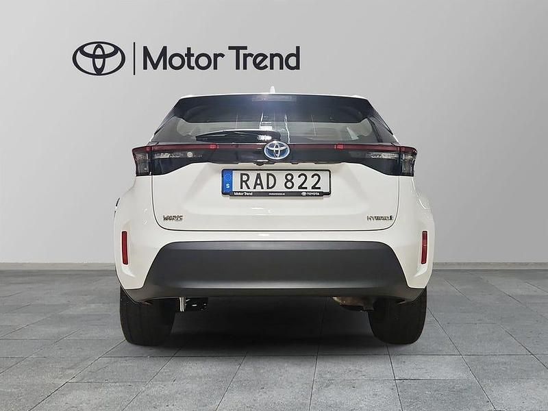 Begagnad Toyota Yaris Hybrid Active 117 HK (86 kW) 2023 Vit