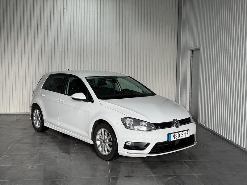 Begagnad VW Golf VII 105 HK (77 kW) 2015 Vit Halvkombi