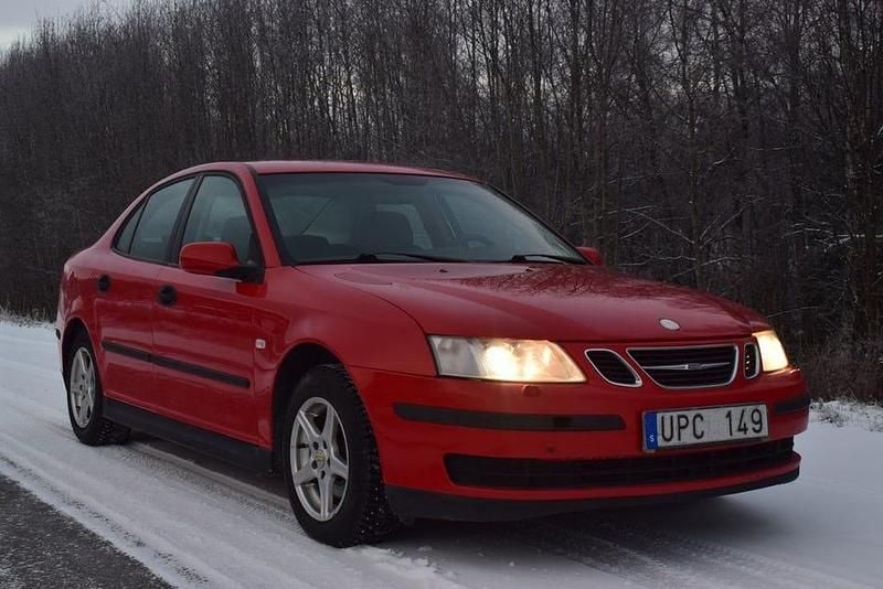 Röd Begagnad 2004 Saab 9-3 Linear Sedan | 29 900 kr (Dyr) - Bild 1/4