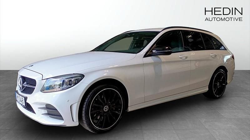 Vit (white) Begagnad 2020 Mercedes C220 Kombi | 349 900 kr (Lite dyr) - Bild 1/4