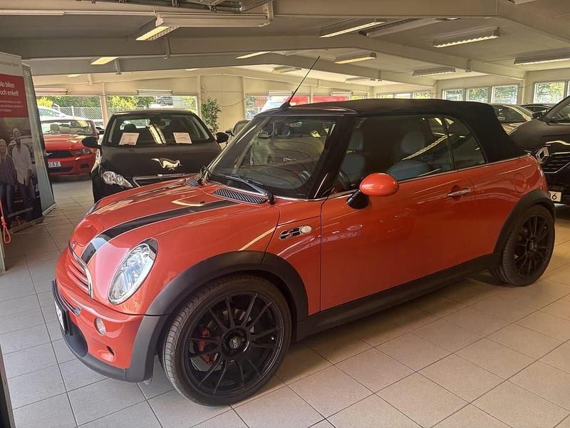 Orange Begagnad 2004 Mini Cooper S Cabriolet Cab | 104 900 kr (Bra pris) - Bild 1/4