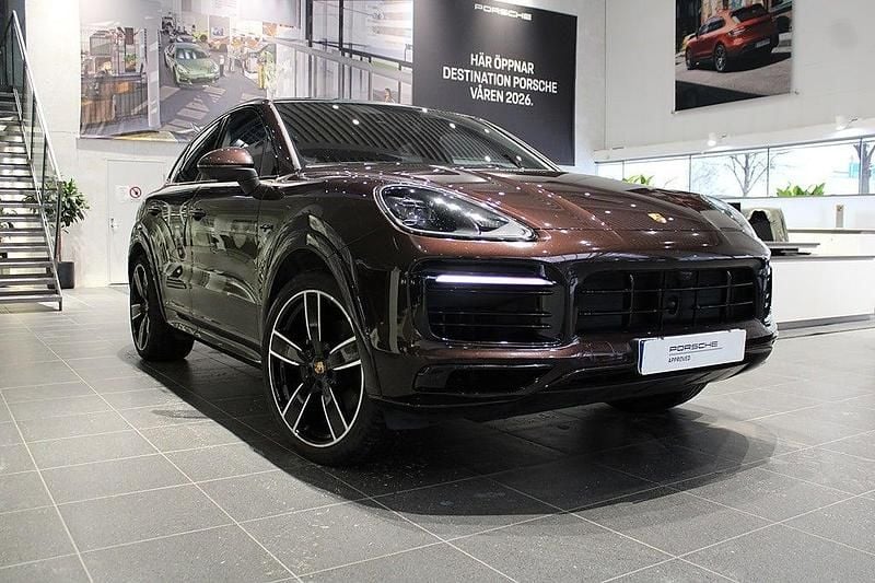 Brun Begagnad 2022 Porsche Cayenne Platinum Edition SUV | 895 000 kr (Dyr) - Bild 1/4