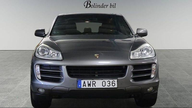 Begagnad Porsche Cayenne 239 HK (175 kW) 2010 Grå SUV
