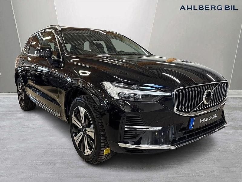 Begagnad Volvo XC60 Plus 355 HK (261 kW) 2022 Svart SUV