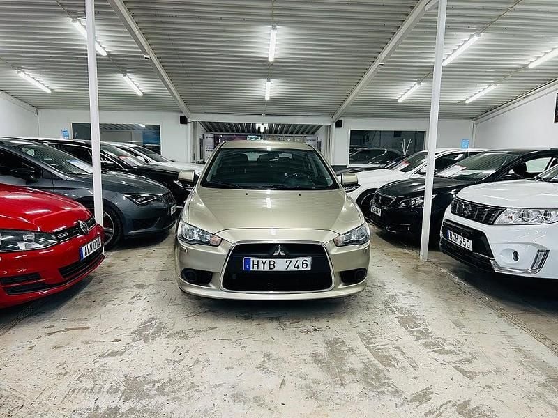Ljusbrun Begagnad 2008 Mitsubishi Lancer Sportback Halvkombi | 49 900 kr (Marknadspris) - Bild 1/4