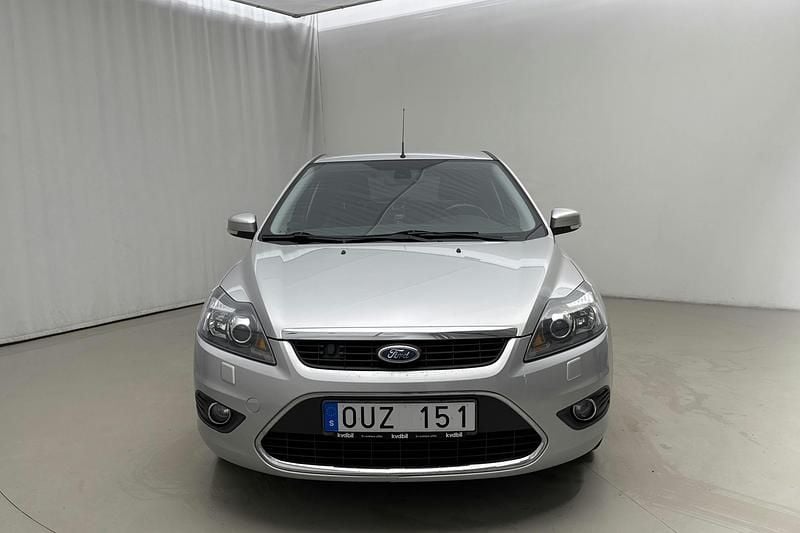Begagnad Ford Focus Titanium 125 HK (91 kW) 2010 Grå