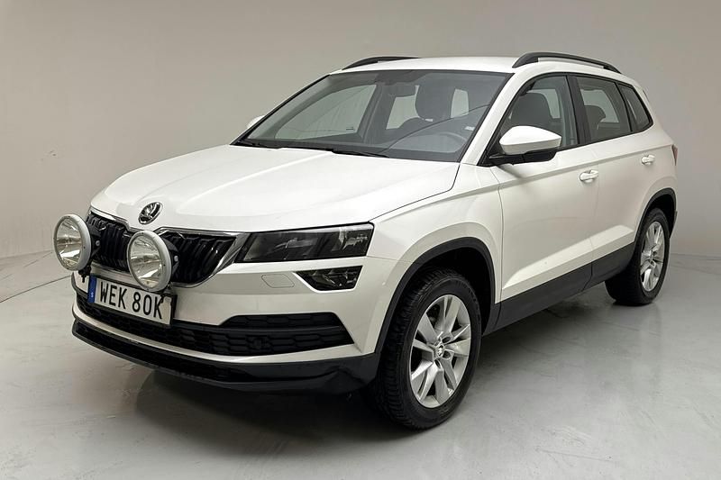 Vit Begagnad 2020 Skoda Karoq SUV | 239 000 kr (Bra pris) - Bild 1/4