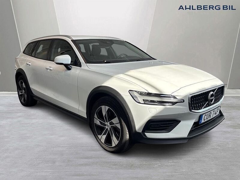 Begagnad 2022 Volvo V60 CC Kombi | 349 500 kr (Marknadspris) - Bild 1/3