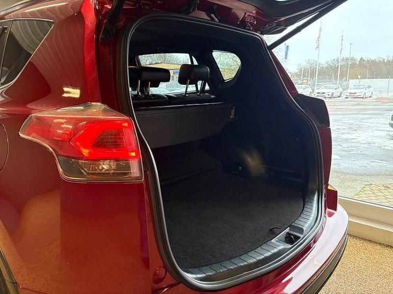 Begagnad Toyota RAV4 Hybrid Edition 197 HK (144 kW) 2017 Röd SUV