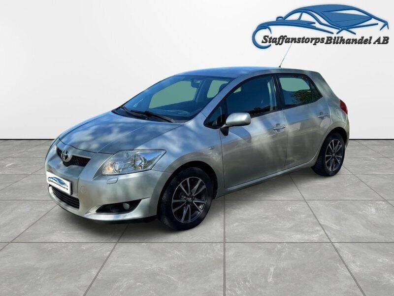 Silver Begagnad 2007 Toyota Auris Halvkombi | 68 500 kr (Marknadspris) - Bild 1/4