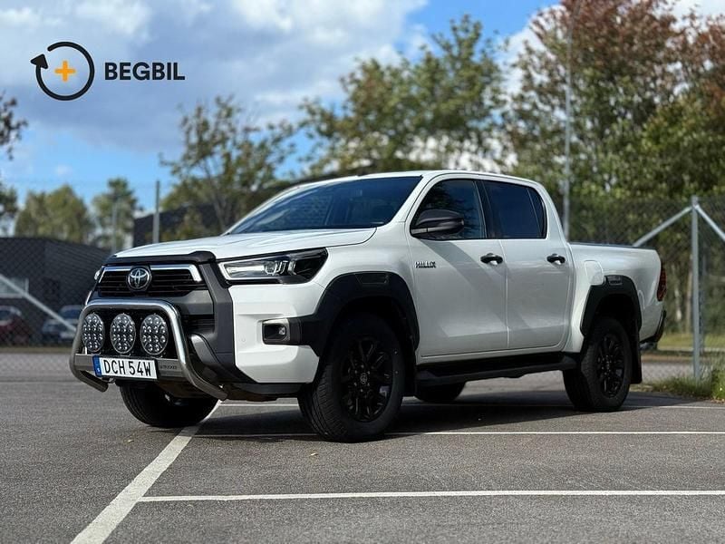 Vit Begagnad 2021 Toyota HiLux Pickup | 478 750 kr (Bra pris) - Bild 1/4