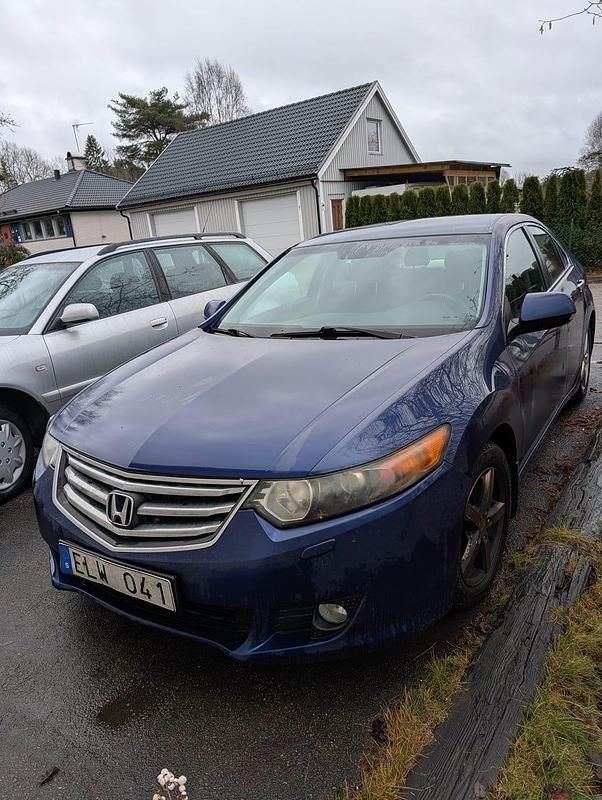 Begagnad 2009 Honda Accord Sedan | 15 000 kr (Superpris) - Bild 1/4