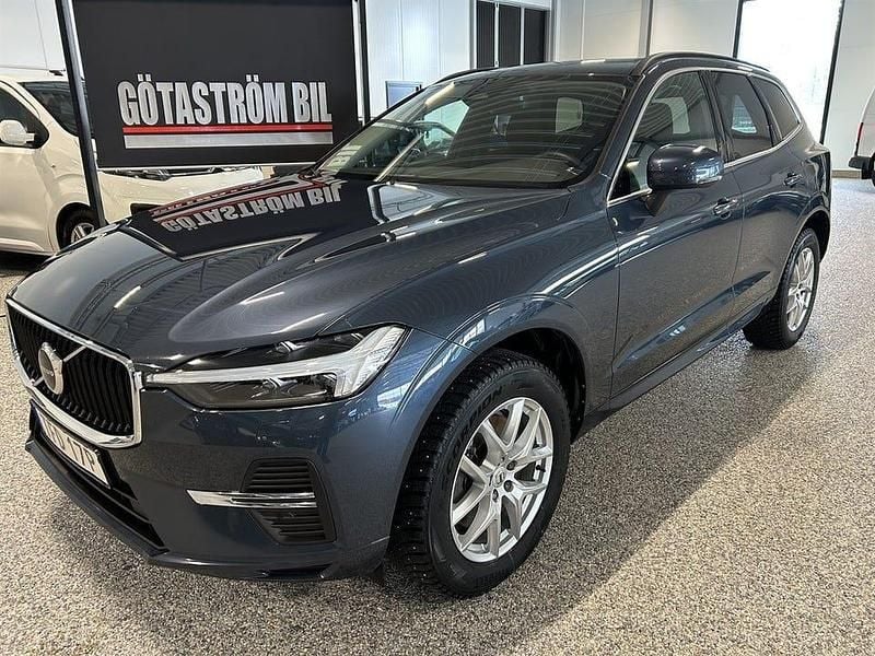 Begagnad Volvo XC60 Momentum 197 HK (144 kW) 2021 Mörkblå SUV