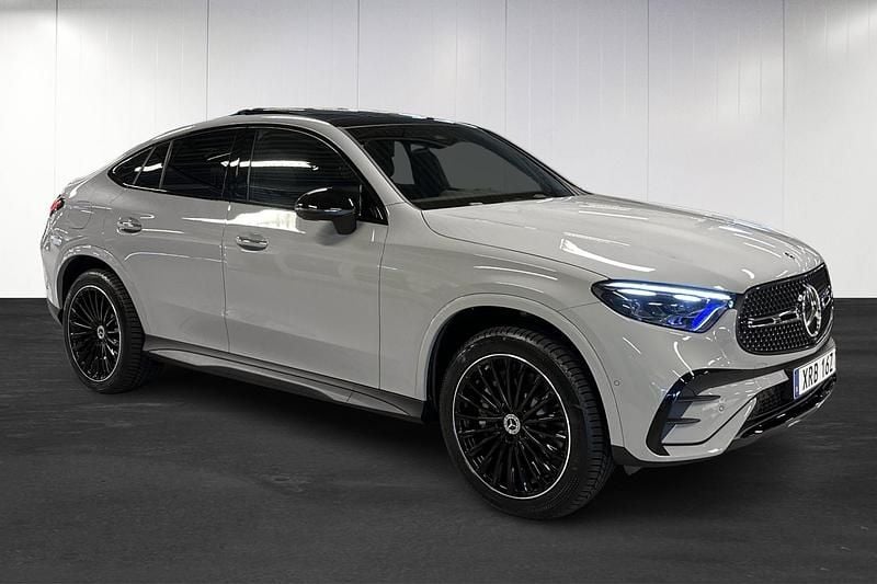 Begagnad Mercedes GLC300e Premium 333 HK (244 kW) 2025 Grå Sportkupé