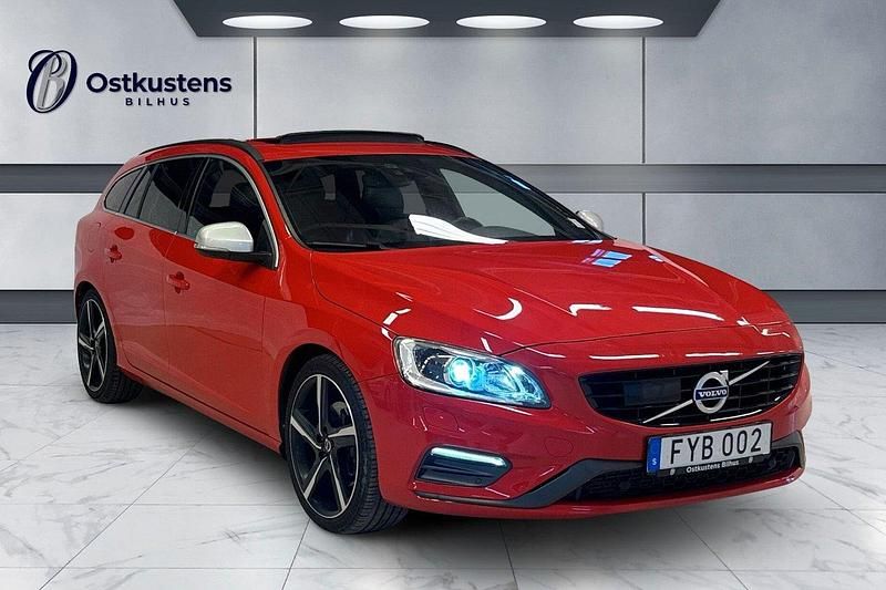 Röd Begagnad 2015 Volvo V60 R-Design Kombi | 189 900 kr (Lite dyr) - Bild 1/4