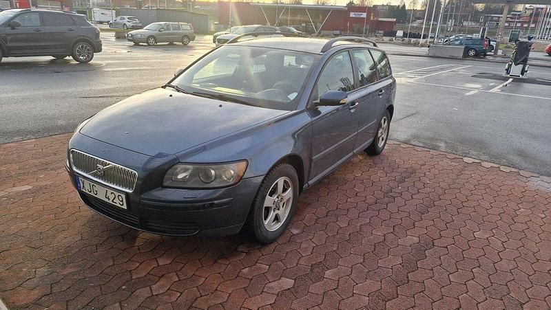 Blå Begagnad 2006 Volvo V50 Kombi | 17 500 kr (Bra pris) - Bild 1/4