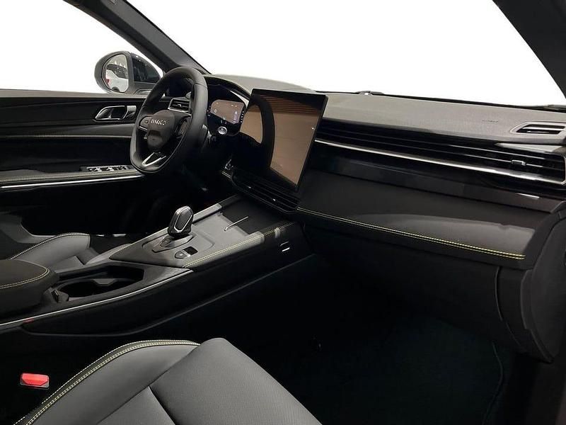 Ny Lynk & Co 01 283 HK (208 kW) 2025 Vit SUV