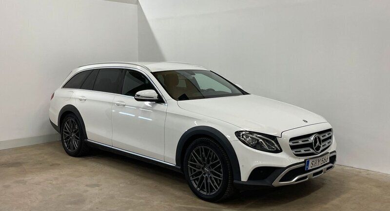 Vit Begagnad 2018 Mercedes E350 Kombi | 344 900 kr (Bra pris) - Bild 1/4