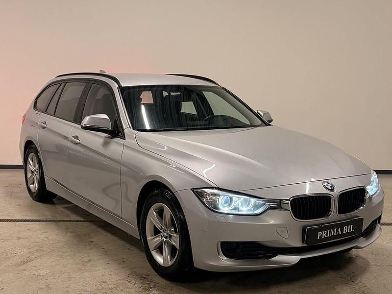 Begagnad BMW 320 184 HK (135 kW) 2013 Silver Kombi