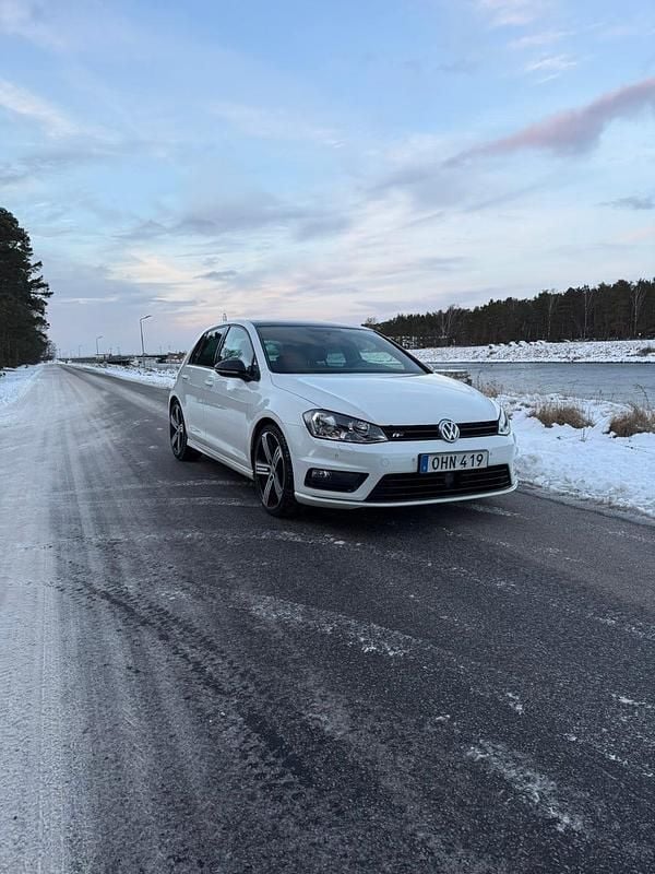 Begagnad 2017 VW Golf VII | 135 000 kr (Marknadspris) - Bild 1/4