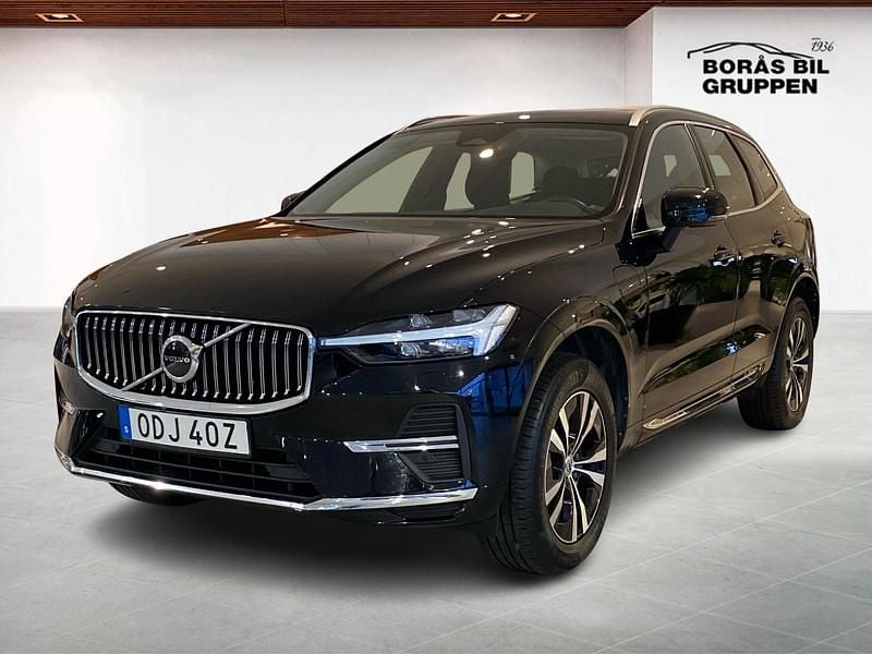 Svart Begagnad 2023 Volvo XC60 Core SUV | 359 000 kr (Superpris) - Bild 1/4