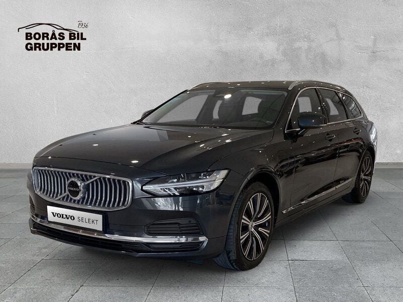 Mörkblå (blå) Begagnad 2022 Volvo V90 Kombi | 349 000 kr (Bra pris) - Bild 1/4