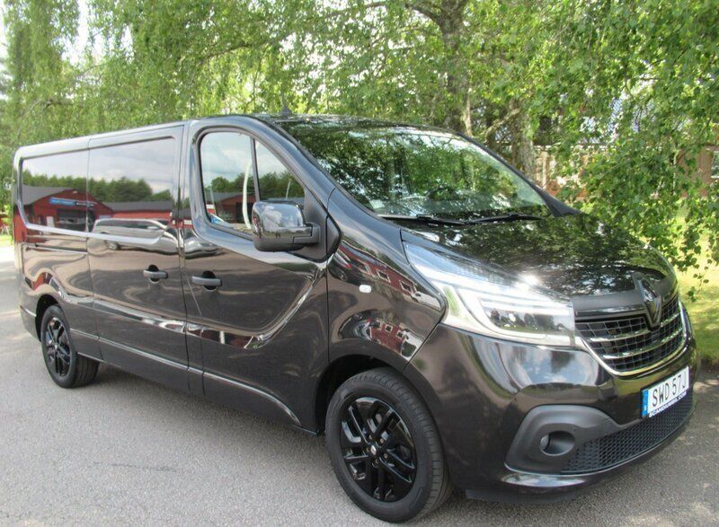 Svart (svart metallic) Begagnad 2021 Renault Trafic Van | 258 750 kr (Superpris) - Bild 1/4