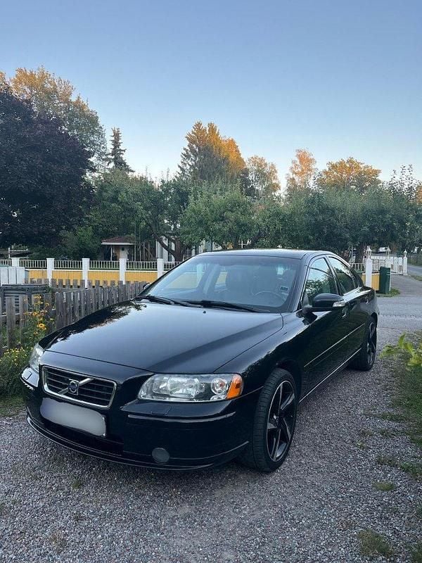 Svart Begagnad 2009 Volvo S60 Standard Sedan | 60 000 kr (Marknadspris) - Bild 1/4