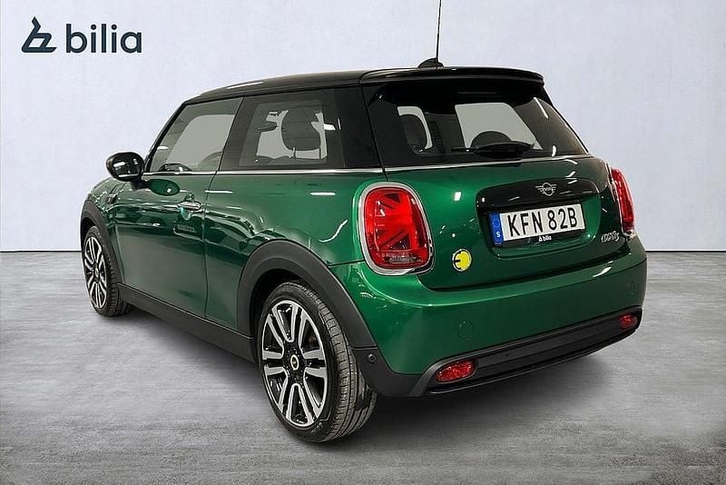 Begagnad Mini Cooper SE Classic 135 kW (184 HK) 2022 Grön Halvkombi