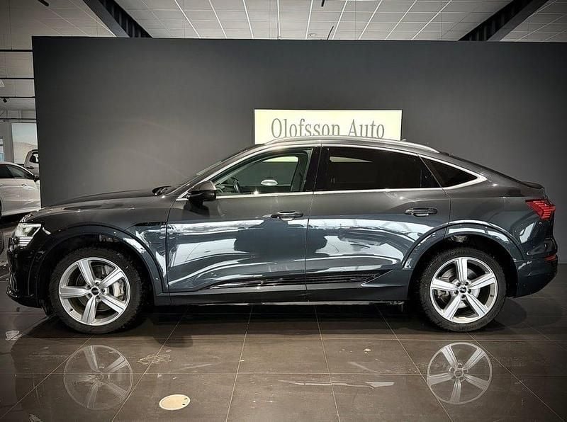 Begagnad Audi Q8 e-tron Proline 300 kW (408 HK) 2023 Grå SUV