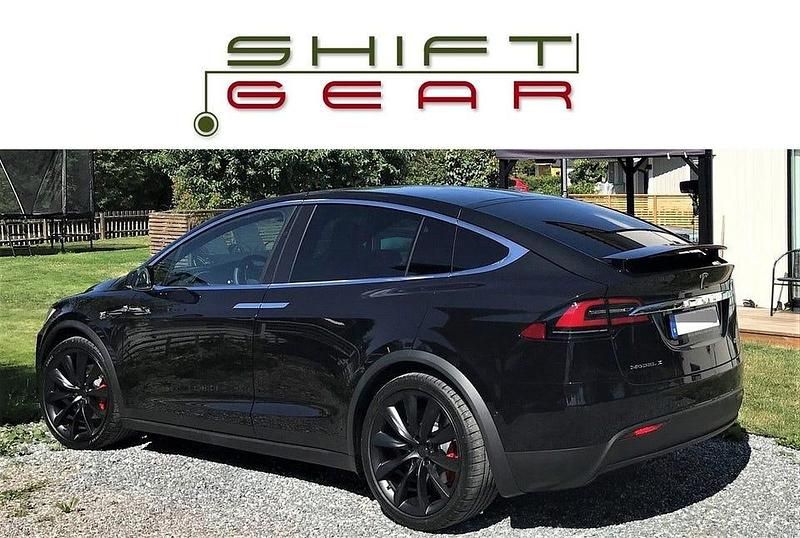 Svart solid | ultravit premium interiör Begagnad 2021 Tesla Model X SUV | 595 000 kr - Bild 1/4