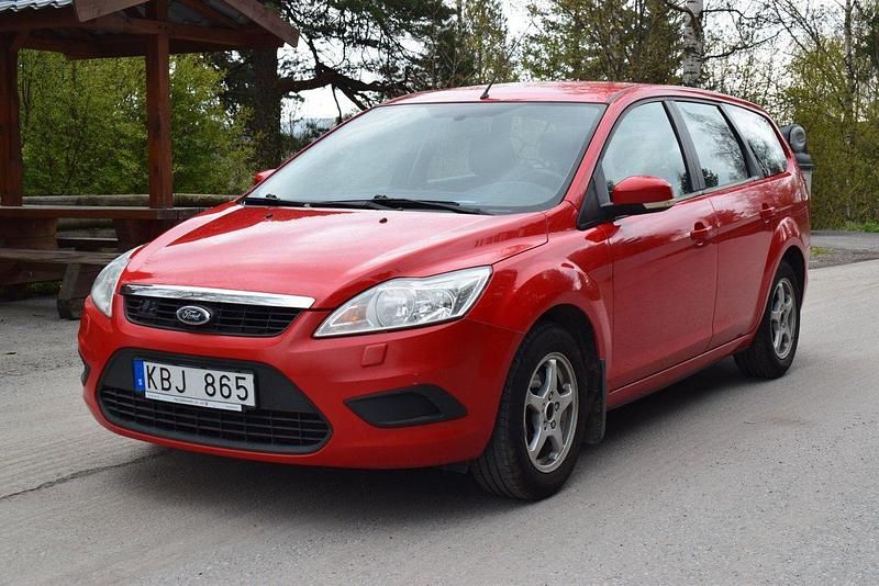 Röd Begagnad 2010 Ford Focus Kombi | 35 000 kr (Lite dyr) - Bild 1/4