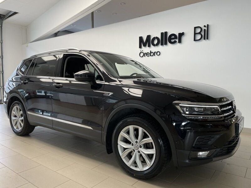 Svart Begagnad 2021 VW Tiguan Allspace SUV | 369 900 kr (Marknadspris) - Bild 1/4
