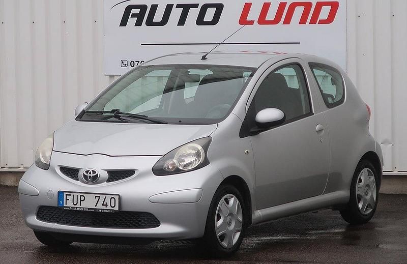 Silver Begagnad 2007 Toyota Aygo Halvkombi | 34 900 kr (Bra pris) - Bild 1/4