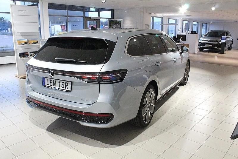 Ny VW Passat R-line 202 HK (148 kW) 2026 Silver Kombi